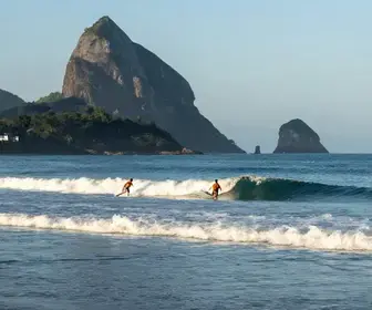 As Melhores Praias para Surfar em Arraial do Cabo