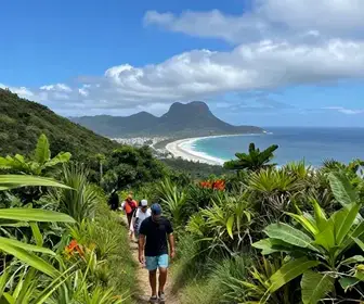 As Melhores Trilhas de Arraial do Cabo para Aventureiros