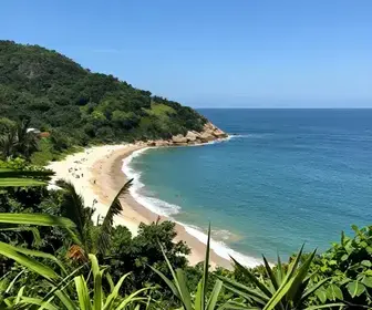 Descubra a Praia de Monte Alto em Arraial do Cabo: Beleza e Tranquilidade