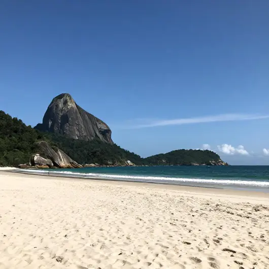 Descubra a Praia do Farol