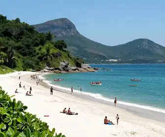 Descubra a Praia do Forno em Arraial do Cabo: Um Paraíso Natural
