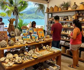 Onde Comprar Souvenirs em Arraial do Cabo: Dicas Imperdíveis Onde Comprar Souvenirs em Arraial do Cabo: Dicas Imperdíveis