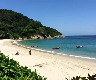 Praia do Sudoeste: Um Refúgio Natural em Arraial do Cabo